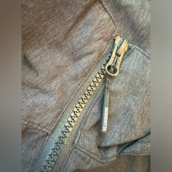 BNWT Mondetta Grey Hooded Adjustable Asymmetric Fitted Wind Rain Coat - Picture 7 of 9